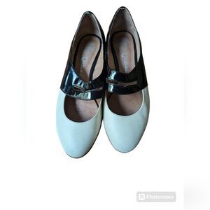 Jeffrey Campbell Deposit Mary Jane cut out Flats 9.5